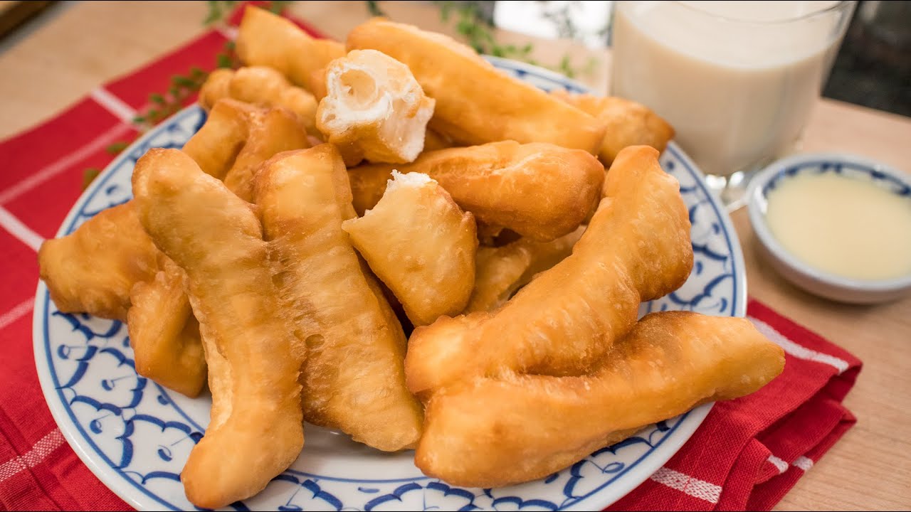 Chinese Doughnut Recipe (Fried Breadsticks) 