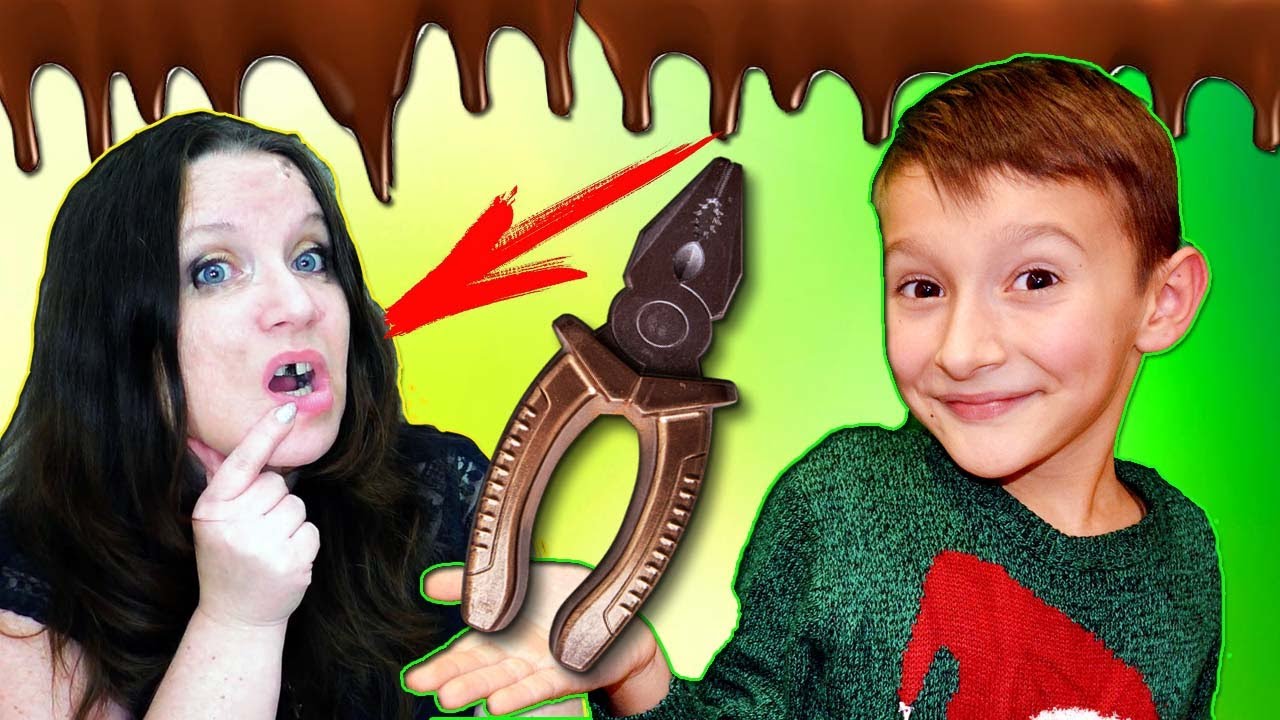 Мама сломала ЗУБ - ПЕРЕПУТАЛА Шоколад и Настоящее !  Тима РАЗЫГРАЛ Маму!