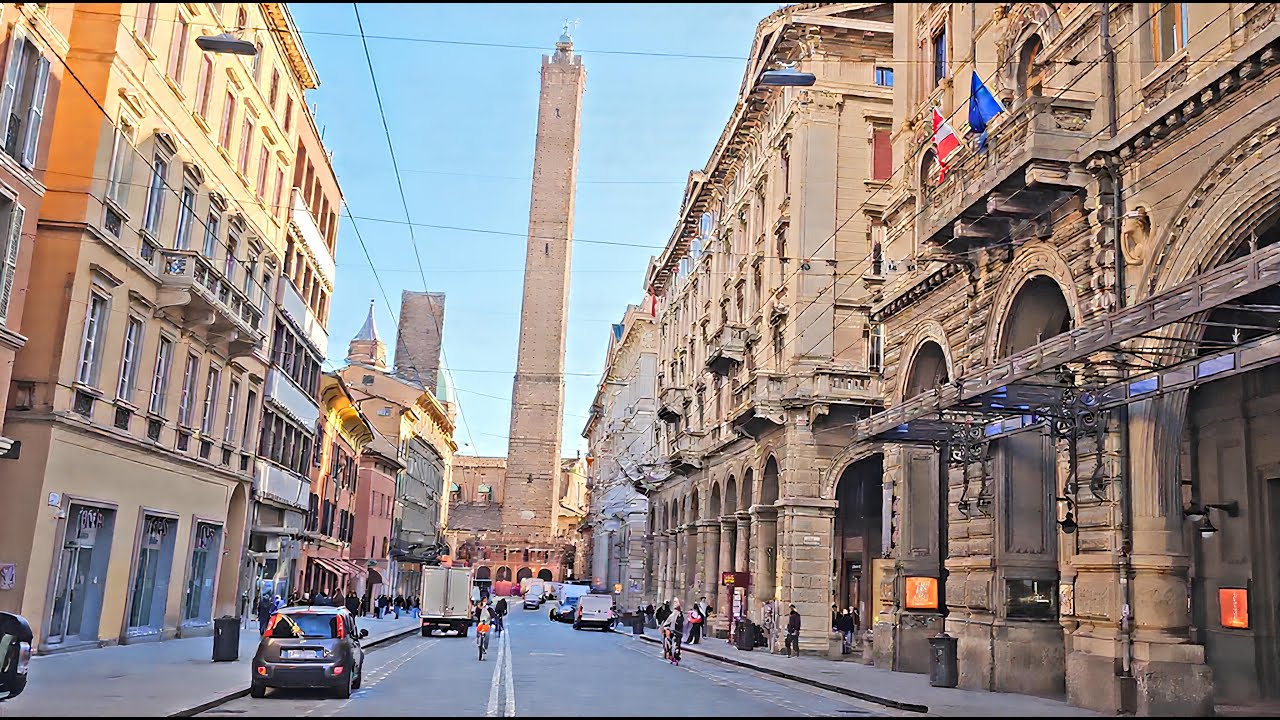 Bologna: turnuri de 900 de ani, lasagna și porticuri