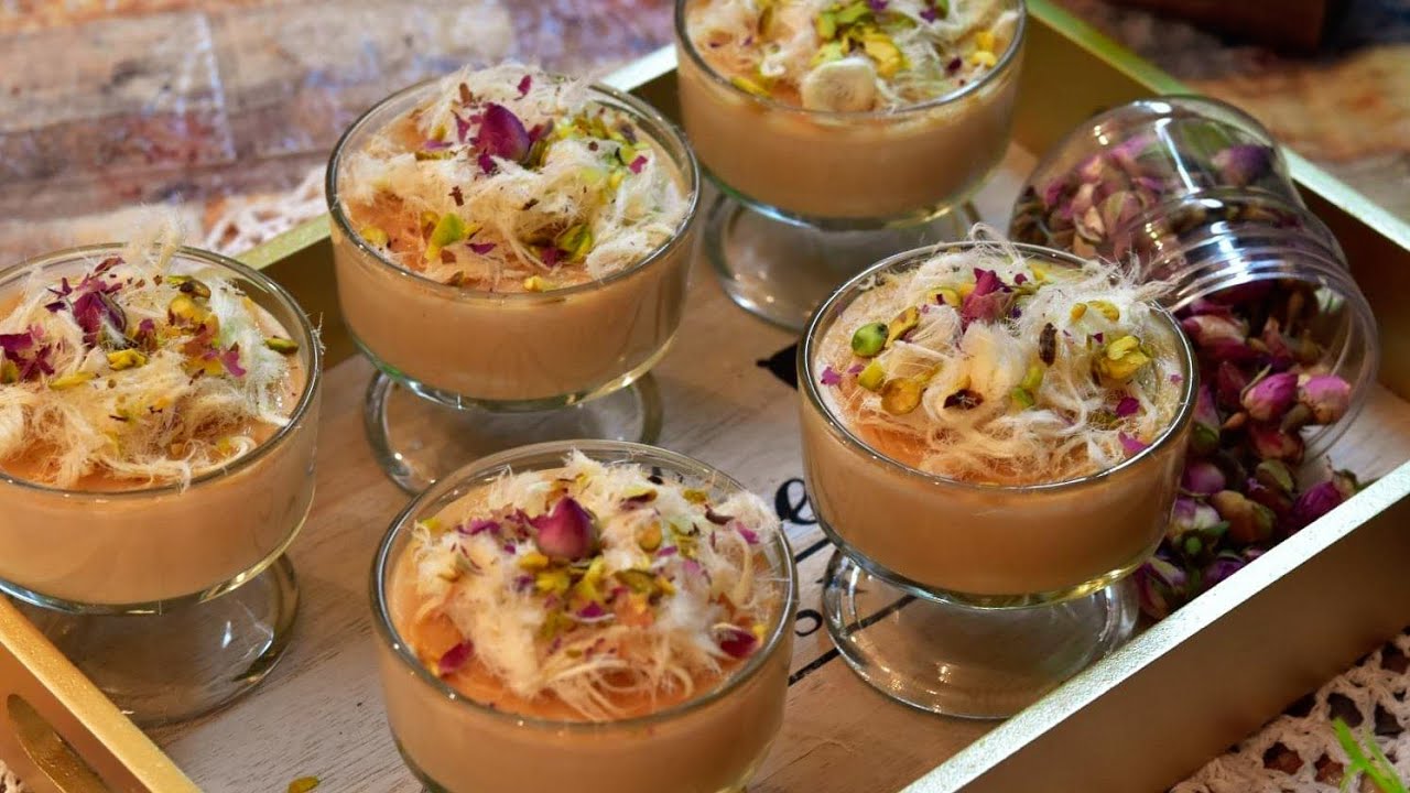 عندكم نص كاس نشا ولتر حليب تعالو نعمل اطيب حلو بنكهة الموز والتوفي.. مهلبية الموز والتوفي