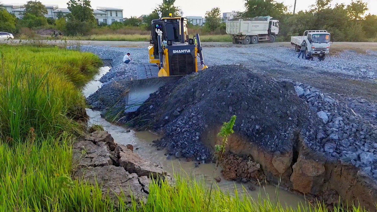 Unbelievable SHANTUI DH17C3 Power! Massive Landfill Expansion Project with Dump Trucks Working Nonst