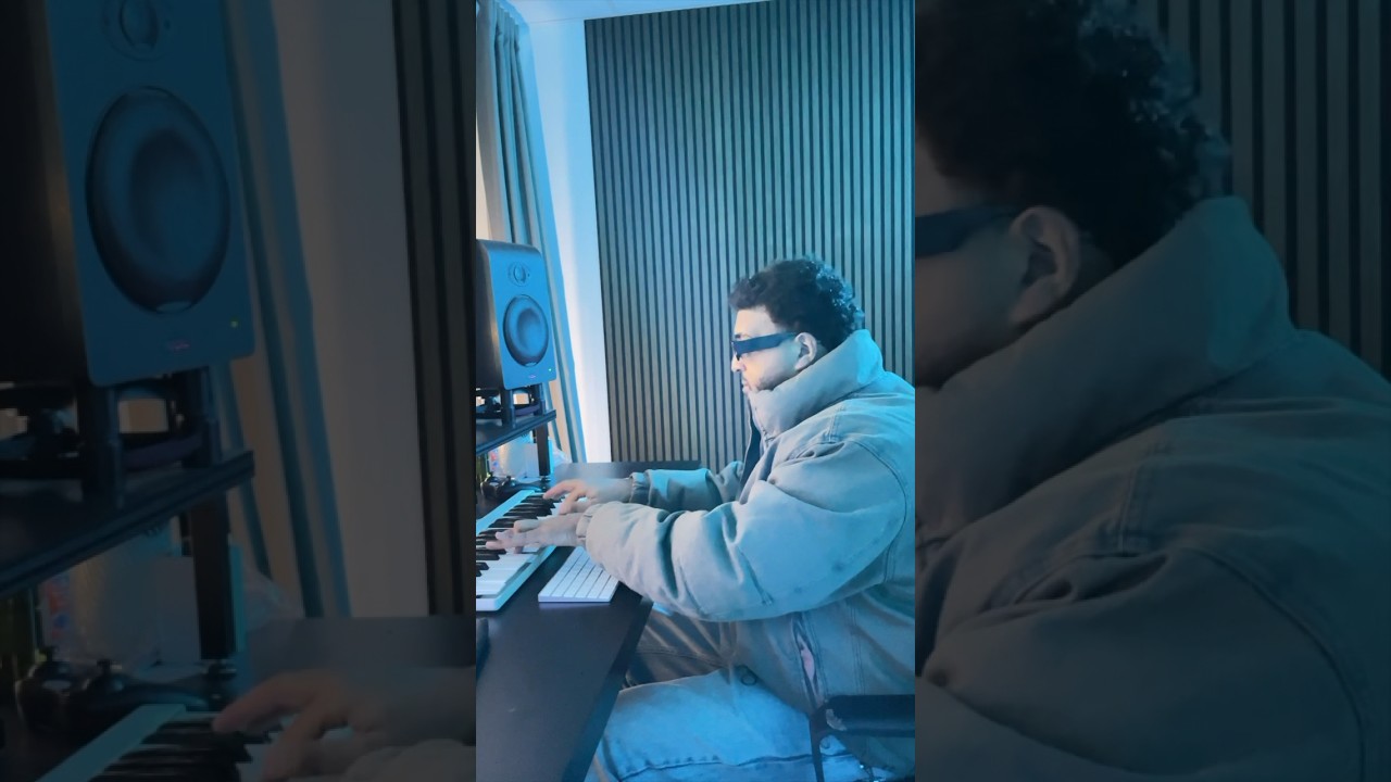 Naji The Pilot making the beat for @ismaipmusic &rdquo;love&rdquo;