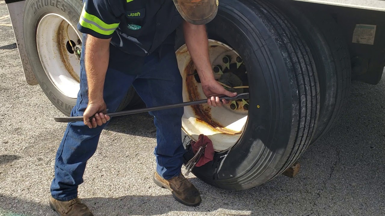 First Year Truck Driver: My First 18 Wheeler Tire Blowout!!