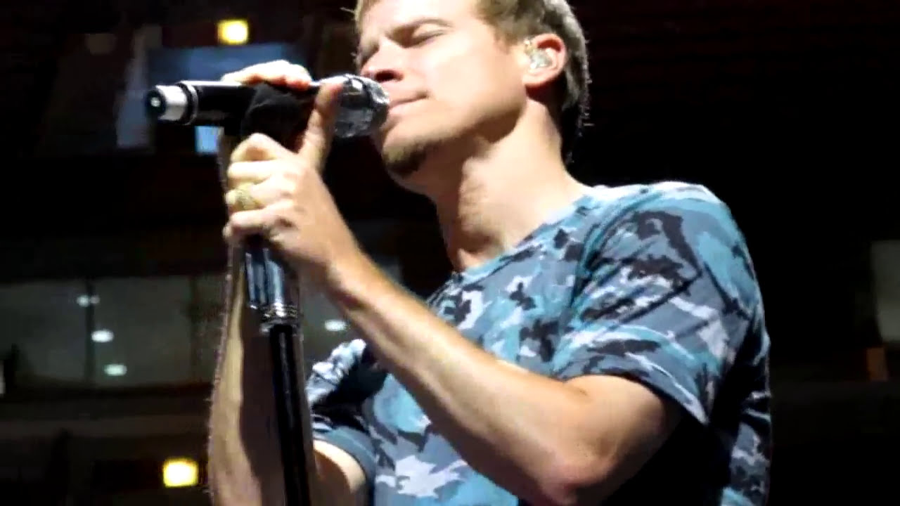 Backstreet Boys singing Siberia at soundcheck Chicago, IL 6/17 HD