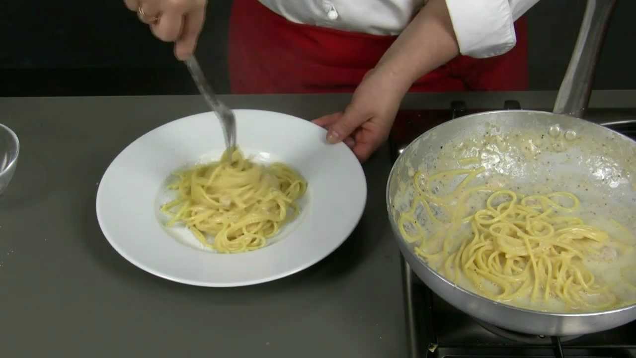 Spaghetti cacio e pepe