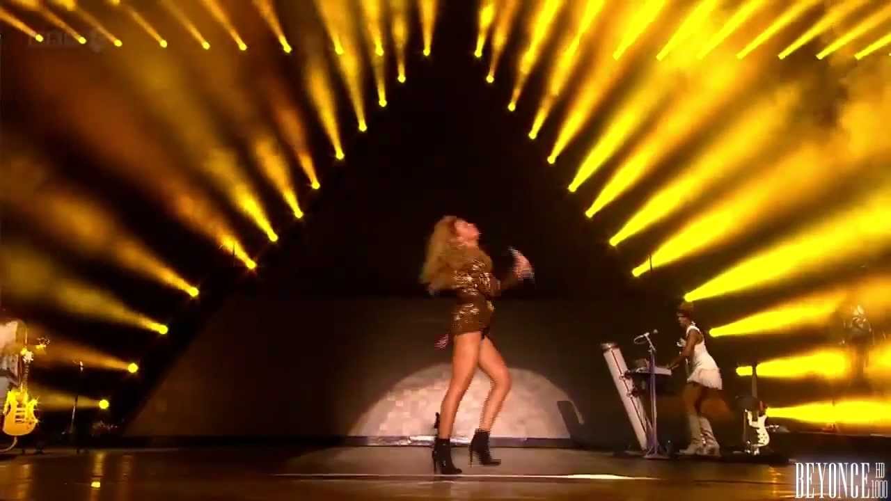 Beyonc&eacute; performs 