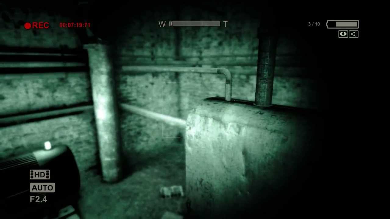 Outlast знакомство с игрой ( Как же страшно! )