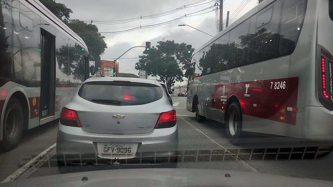 Dirigindo pela zona sul de São Paulo