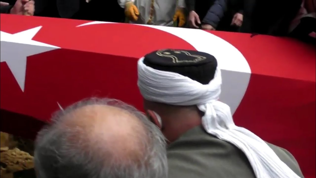 ÖZDEMİR BAYRAKTAR'IN DEFİN TÖRENİ, TÖRENE HANGİ ÜNLÜ SİYASETÇİLER KATILDI ?