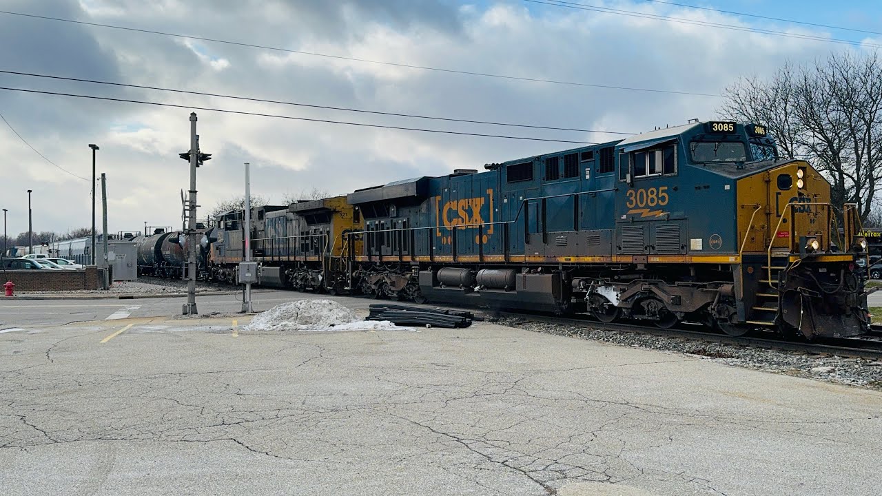 CSX 3085 w/Nice Horn Leading a 98 car M326-14 Into Grandville, MI | Rush Hour | 01/14/26