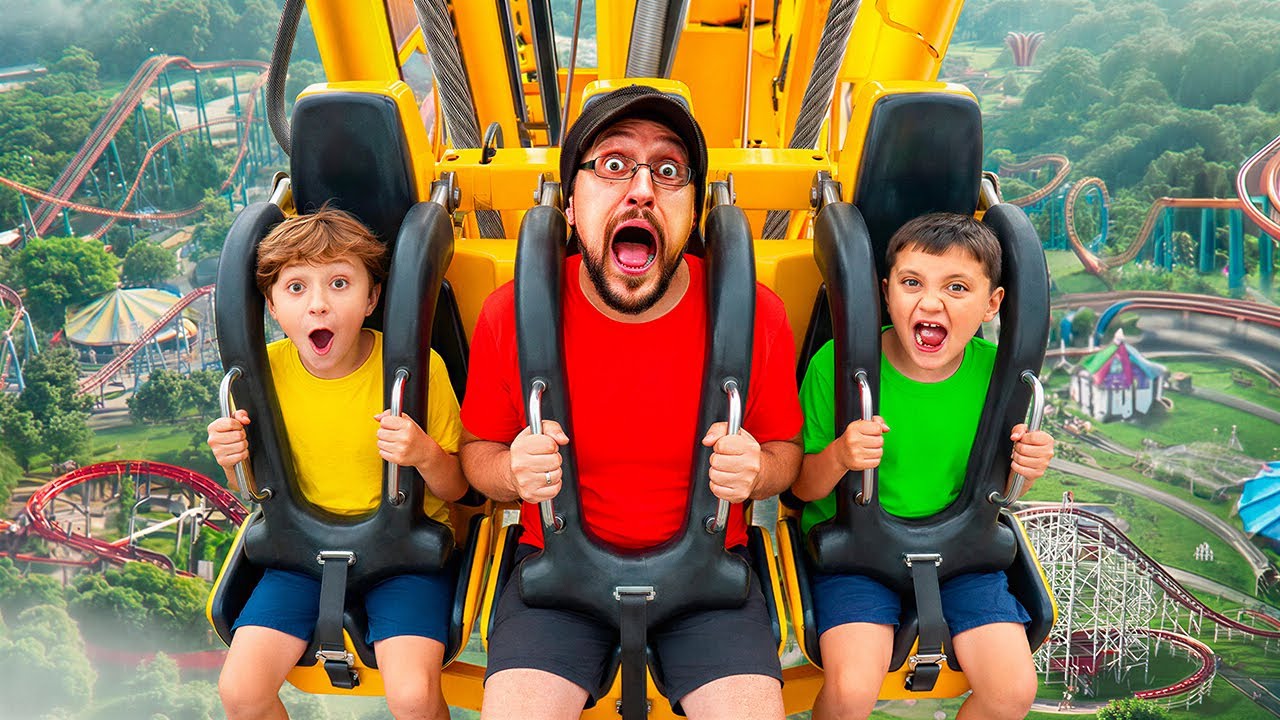 CRAZY THEME PARK DAYS WITH THE WHOLE FAMILY! | FV Family
