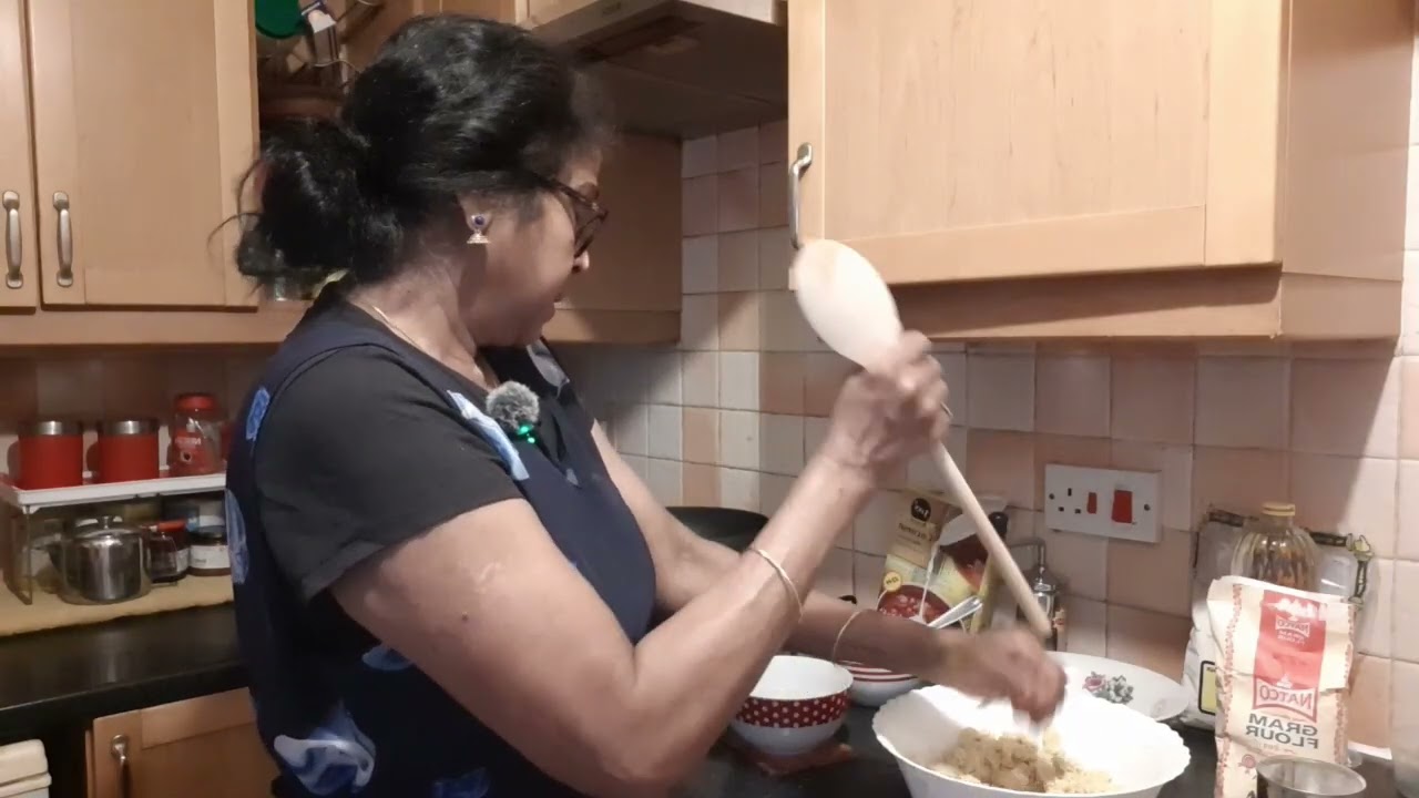 பல்லுப்போனால் சொல்லுப் போச்சு மொறு மொறு முறுக்கு பல்லு போச்சு.