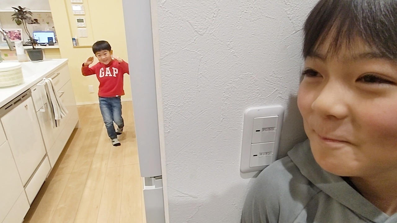 お風呂に入るまでが長いおいちゃんとどんちゃん　いつの間にかかくれんぼに？ビックリ大成功で怒泣どんちゃん　＃2052