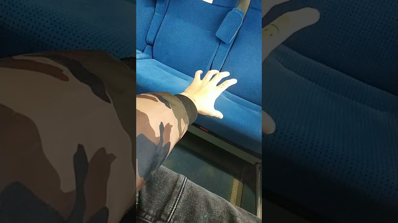 co dwie godziny gdzieś na świecie ktoś rzyga w pociągu