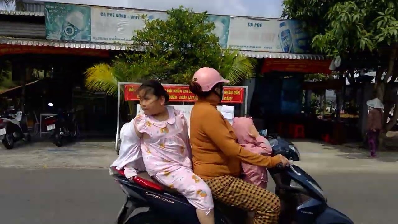 Sui gia đi bầu p2