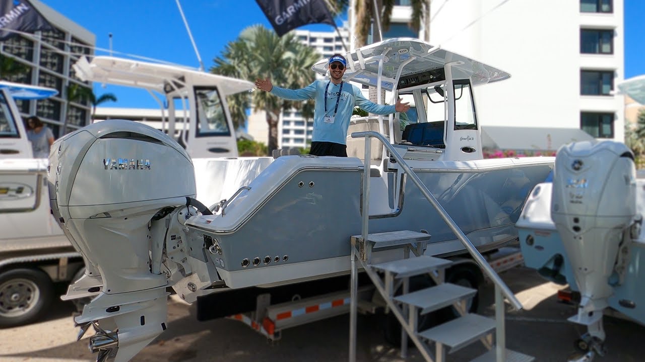 The NEW Budget-Friendly 28ft Fishing Center Console | Palm Beach Boat Show 2024