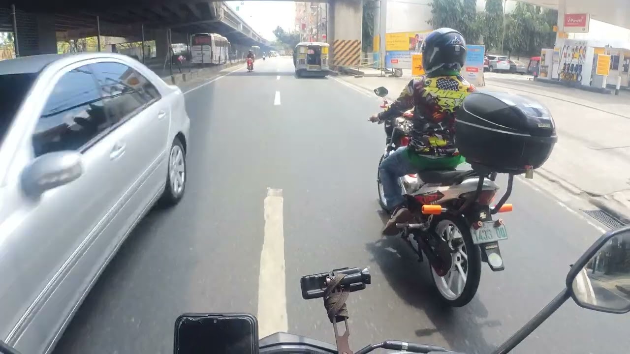 BICUTAN EAST SERVICE ROAD / SUCAT WEST SERVICE ROAD VIA ALABANG