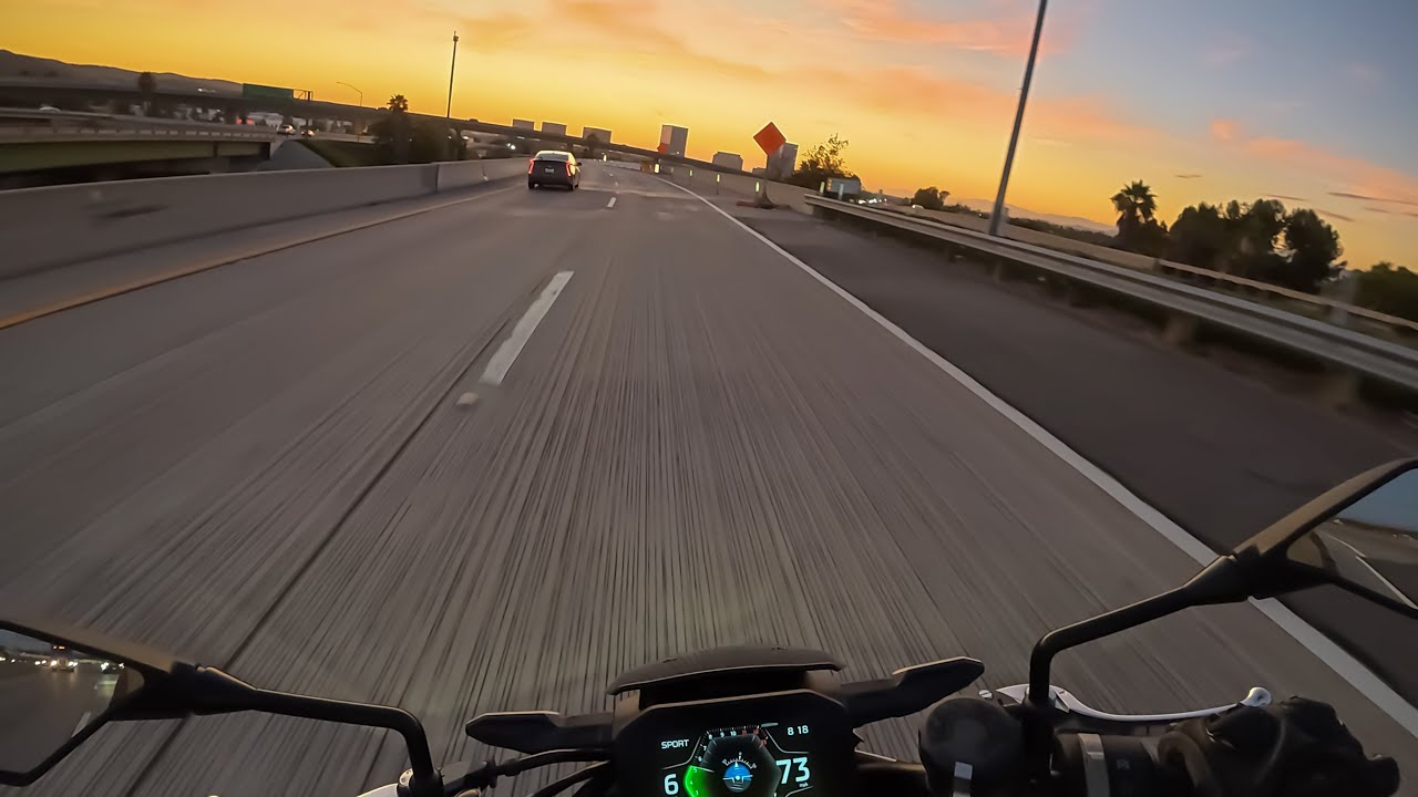 2025 Kawasaki Z900 – POV Sunset Ride