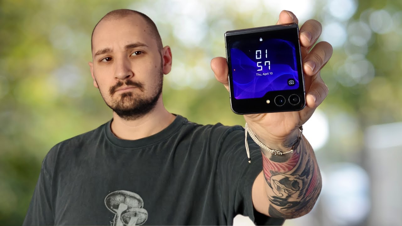 Samsung Galaxy Z Flip 5 in 2025! Still Worth It?