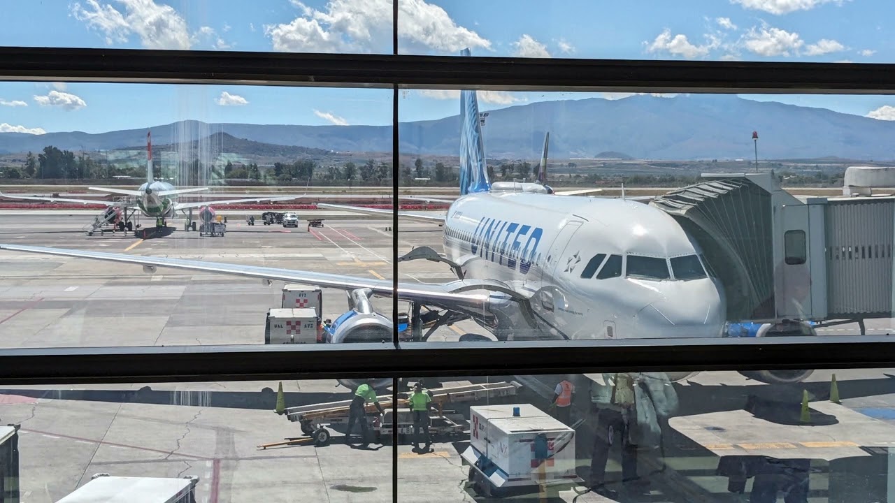 02/17/2024 United Airlines 1725 Inflight Announcement: Guadalajara - Houston | ユナイテッド航空 1725便 アナウンス