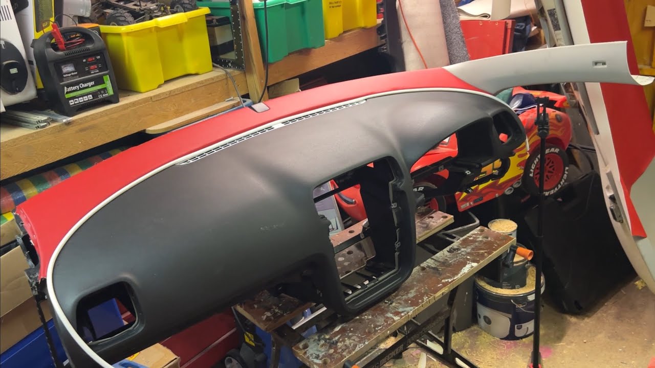 Wrapping the scirocco dash in leather