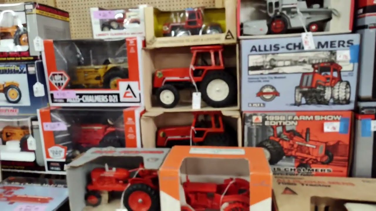 Tractor show Elnora 2025 Opening Day Wednesday 