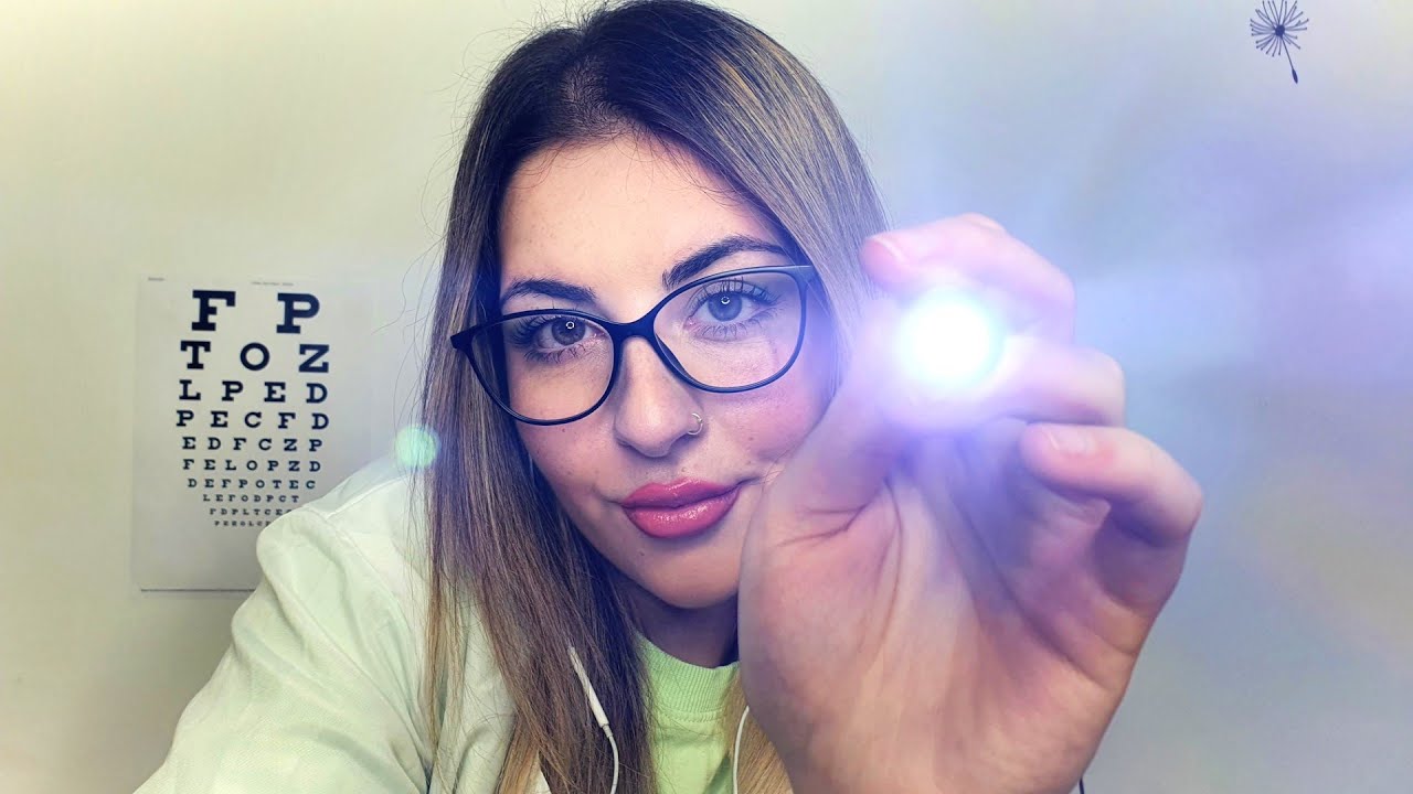 EXAMINO TU VISTA 🤓 ROLEPLAY OFTALMÓLOGO 👓 || ASMR Español