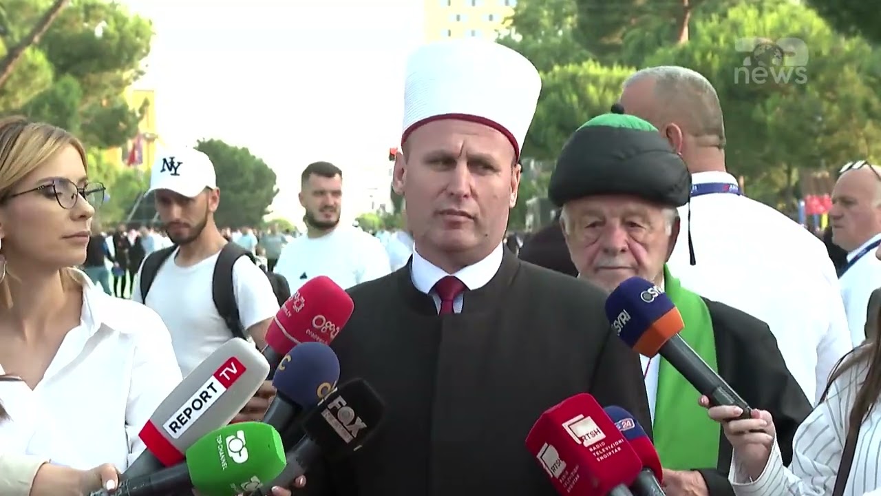Top News- Kremtohet Kurban Bajrami/ Mijëra besimtarë falen në bulevardin ‘Dëshmorët e Kombit’