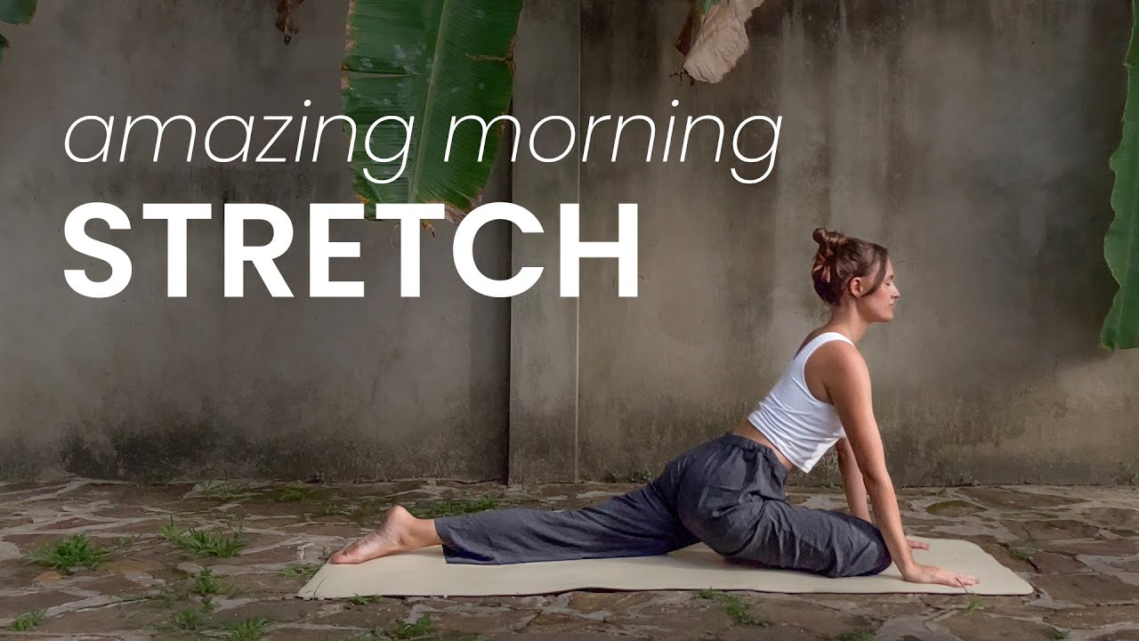 10MIN morning stretch // routine to wake up & feel good
