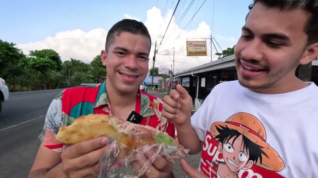 Probando COMIDA CALLEJERA en Costa Rica 🇨🇷 Ft. Araya Vlogs