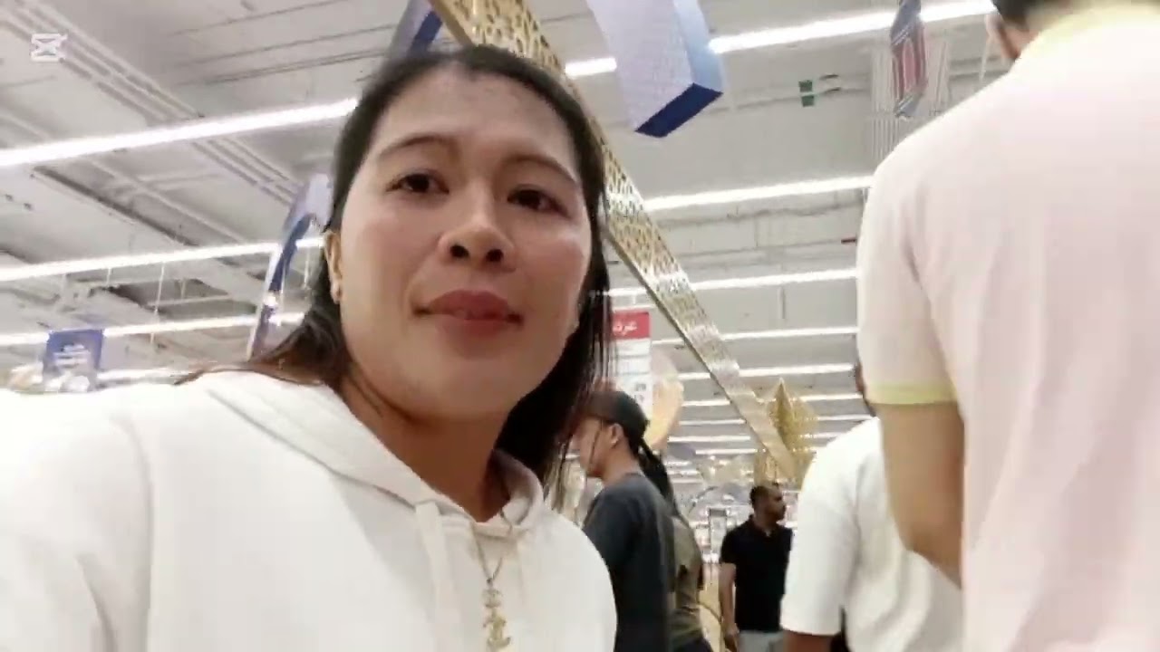 Nagpapalipas Ng Oras, At Nag Ikot Ikot Muna Bago Umuwi Ng Bahay.