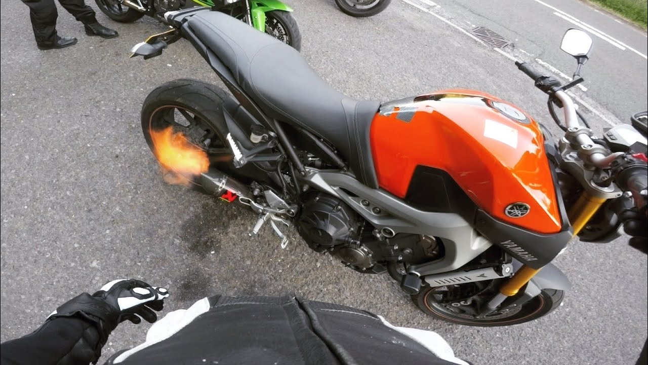 Yamaha MT09 2014 Full Akrapovic Test Ride/Review - Spits Flames!