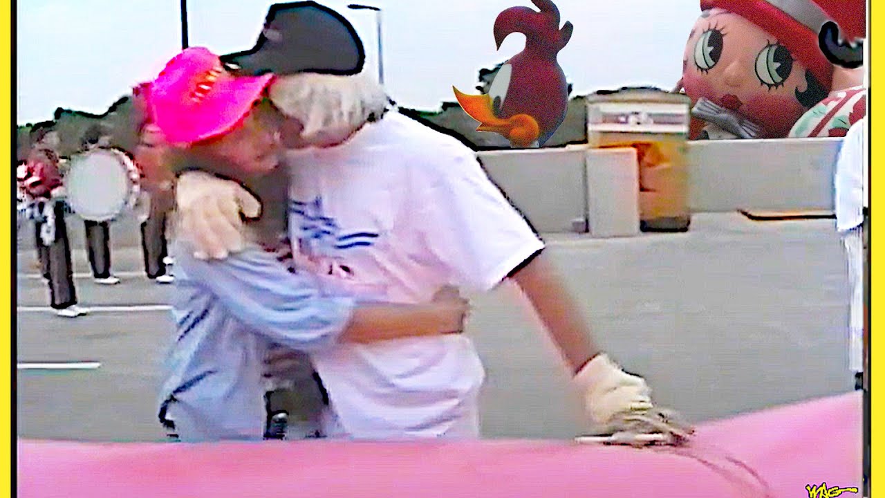 1992 -2of6- MACY'S BALLOON DISASTERS at Mall of America - by Pete Wagner's Minne HA! HA! Magazine