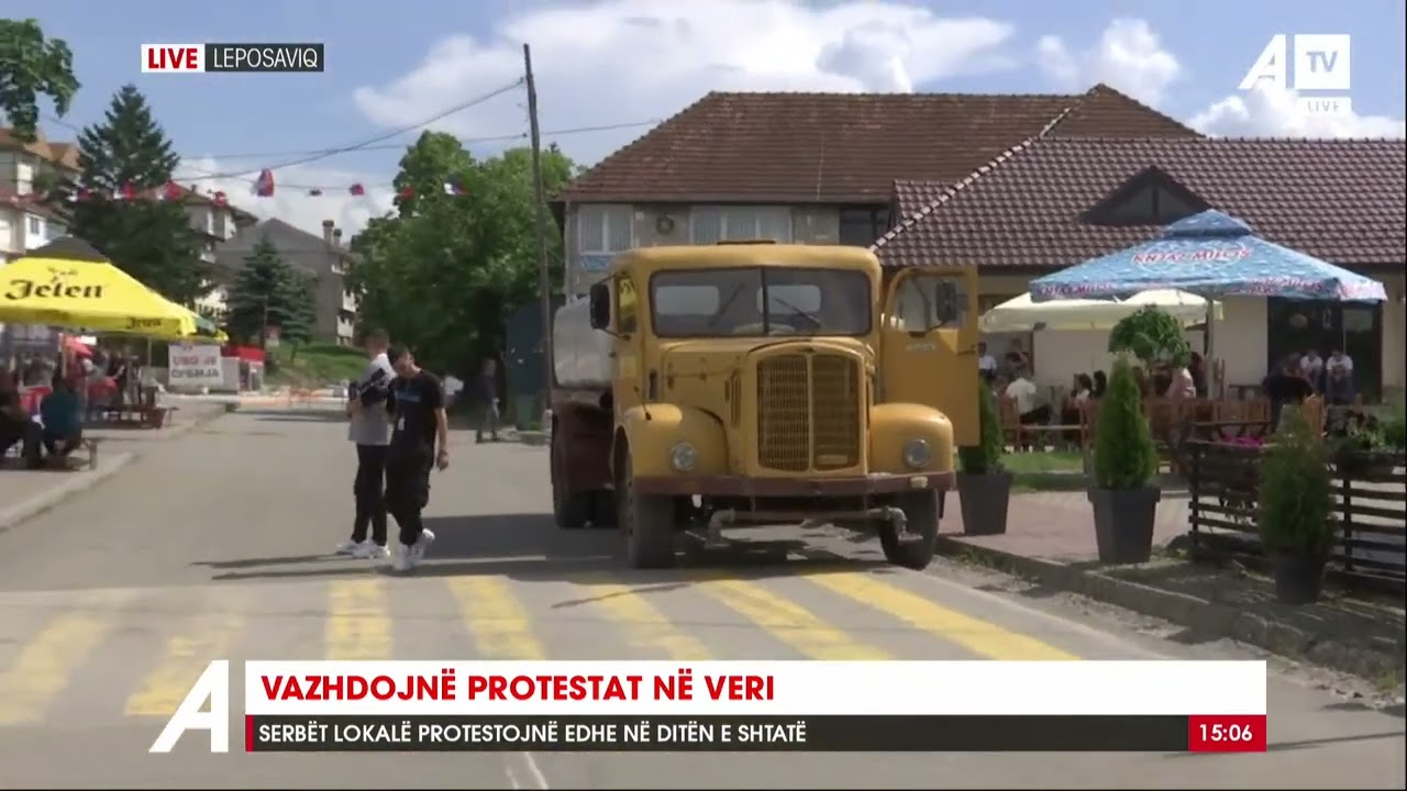 T&euml; mitur n&euml; Leposaviq po mbajn&euml; pankarta me mesazhe nacionaliste!