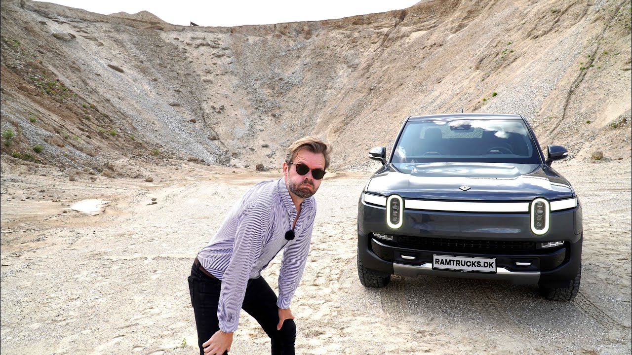 CYBERTRUCK! FØRSTE BIL I DANMARK - RIVIAN R1T