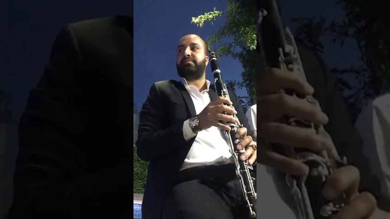 Veysel Oruç ve ekibi havuzbaşında alem