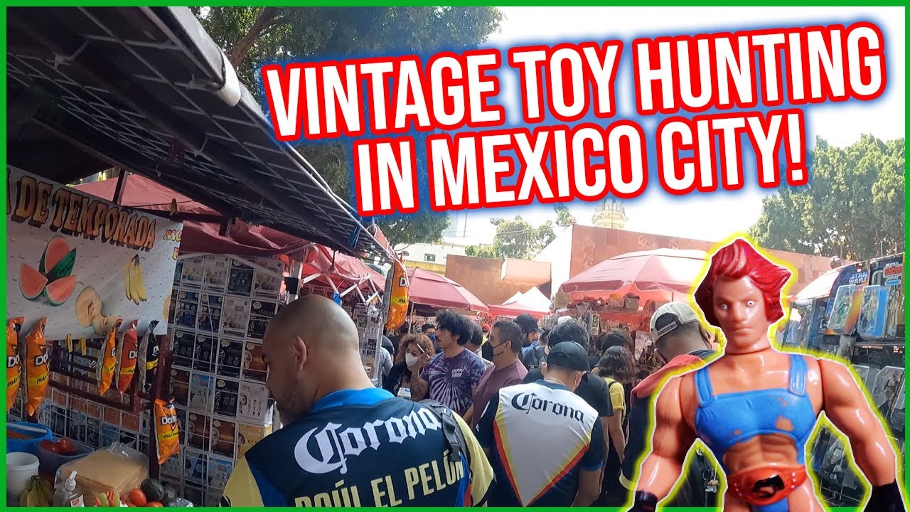 Toy Hunting in Mexico City at the legendary Comic Rock Show with @raulmolinar EDDIE GOES MEXICO#1
