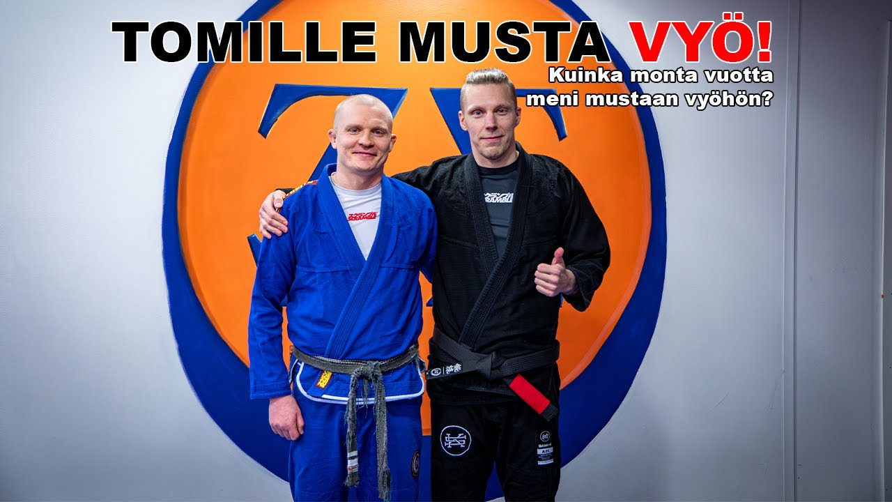 Tommi Pulkkanen myöntää Tomille mustan vyön!