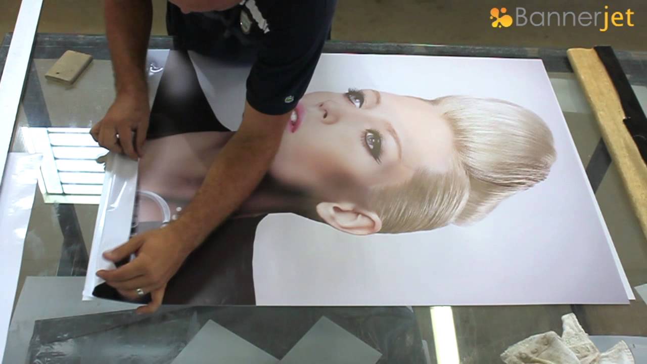 Como aplicar adesivo em PVC