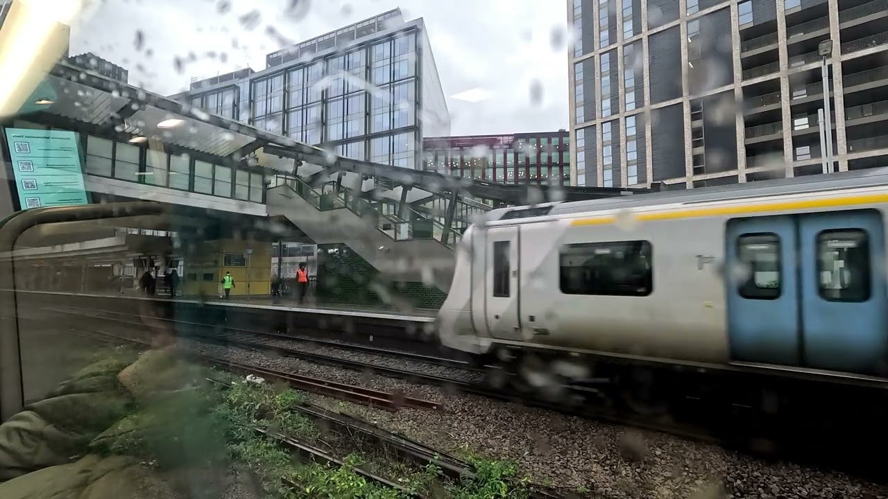 Southern Railway Journey - Woking To Gatwick In The Rain - November 2025 | kittikoko