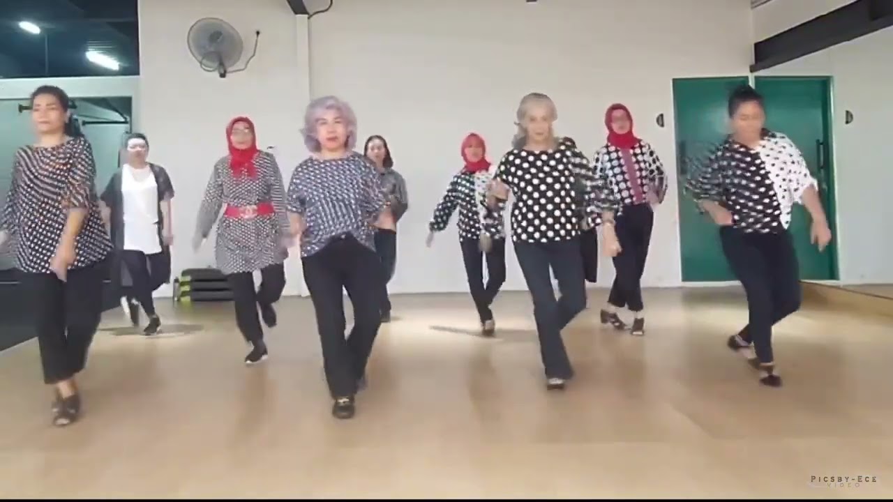 Rock The Boat Linedance