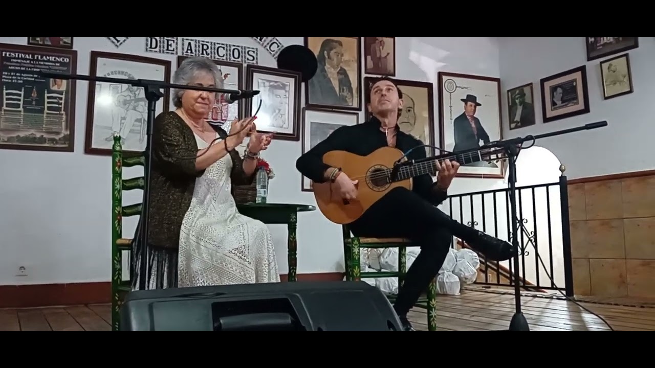 Por alegría  Maria jose flores y Antonio De Lebrija.
