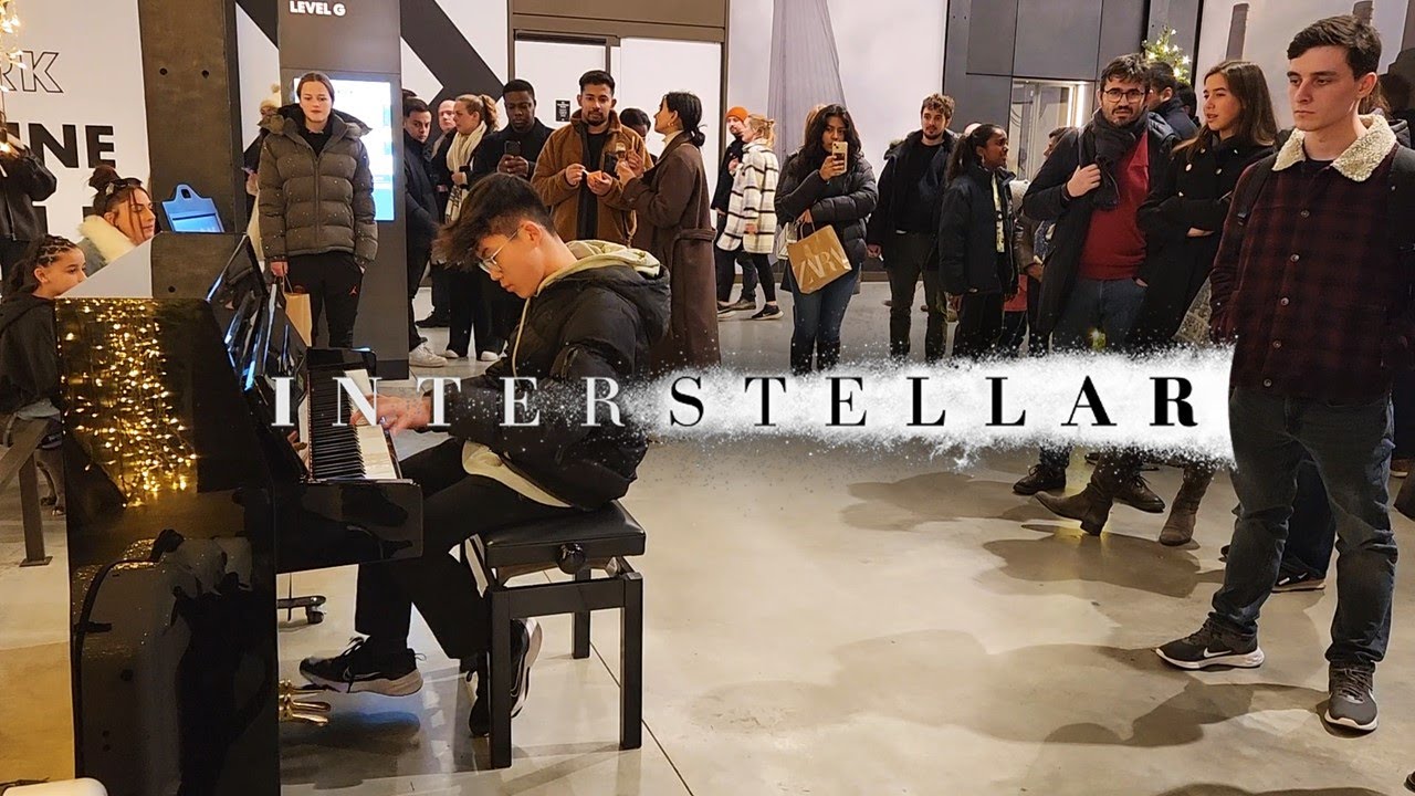 3 Minutes of INTERSTELLAR Magic on PUBLIC PIANO