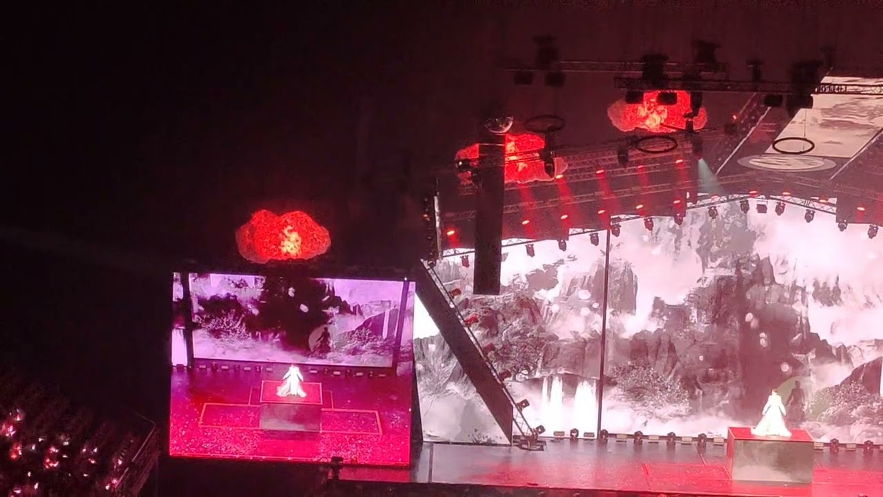 10/08/67 wuji-นุนิว #Nunwe1stconcertday1