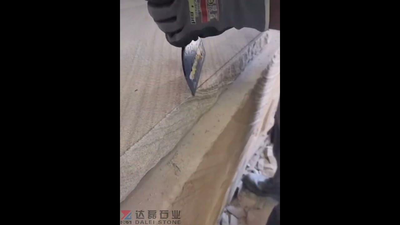 Pure hand-beating sandstone natural edge.