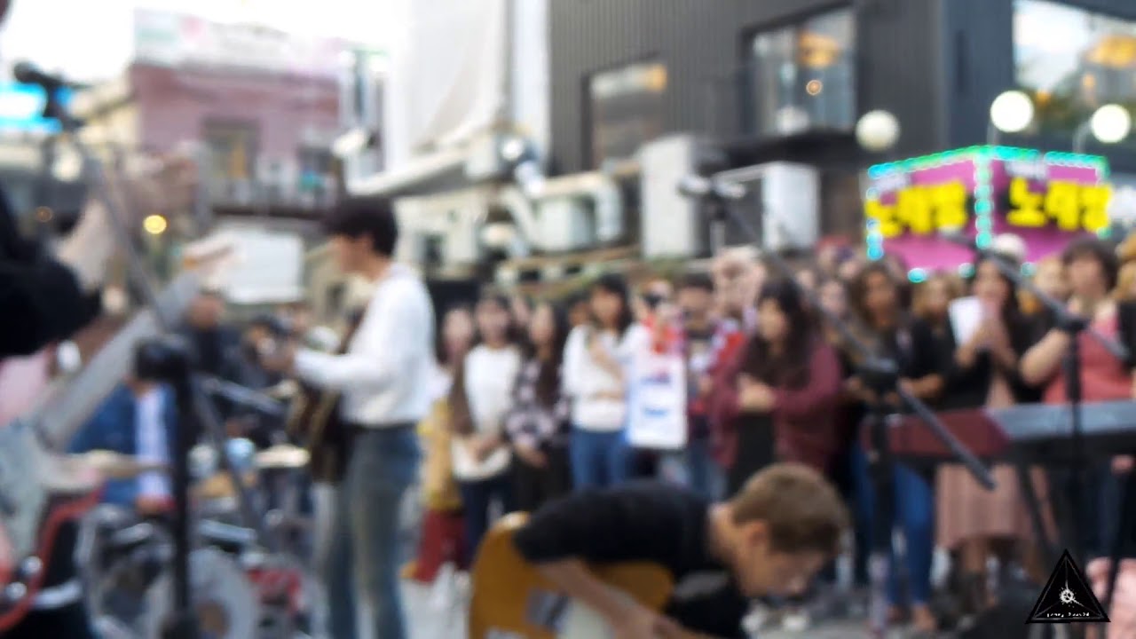 180928 - The rose busking in Hongdae - Run away baby