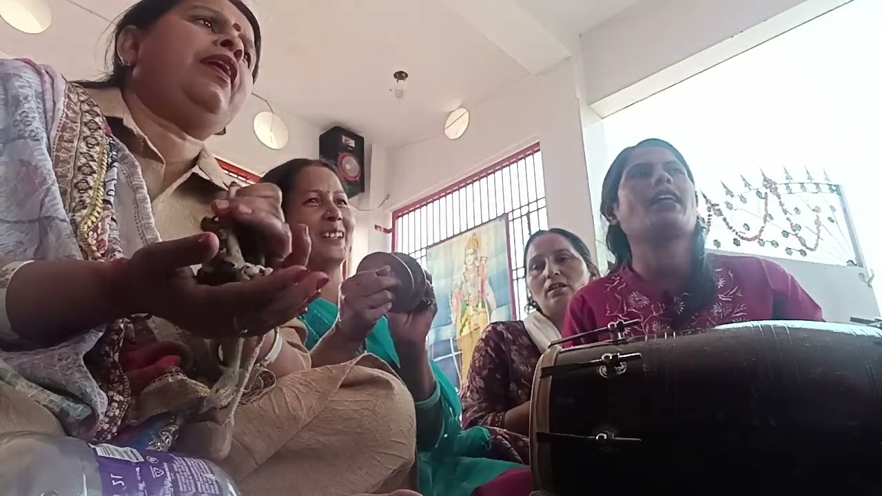 मंदिर में उड़े रे गुलाल गुलाबी रंग प्यारा लगे#faguaa#holi geet#amrita#अमृता