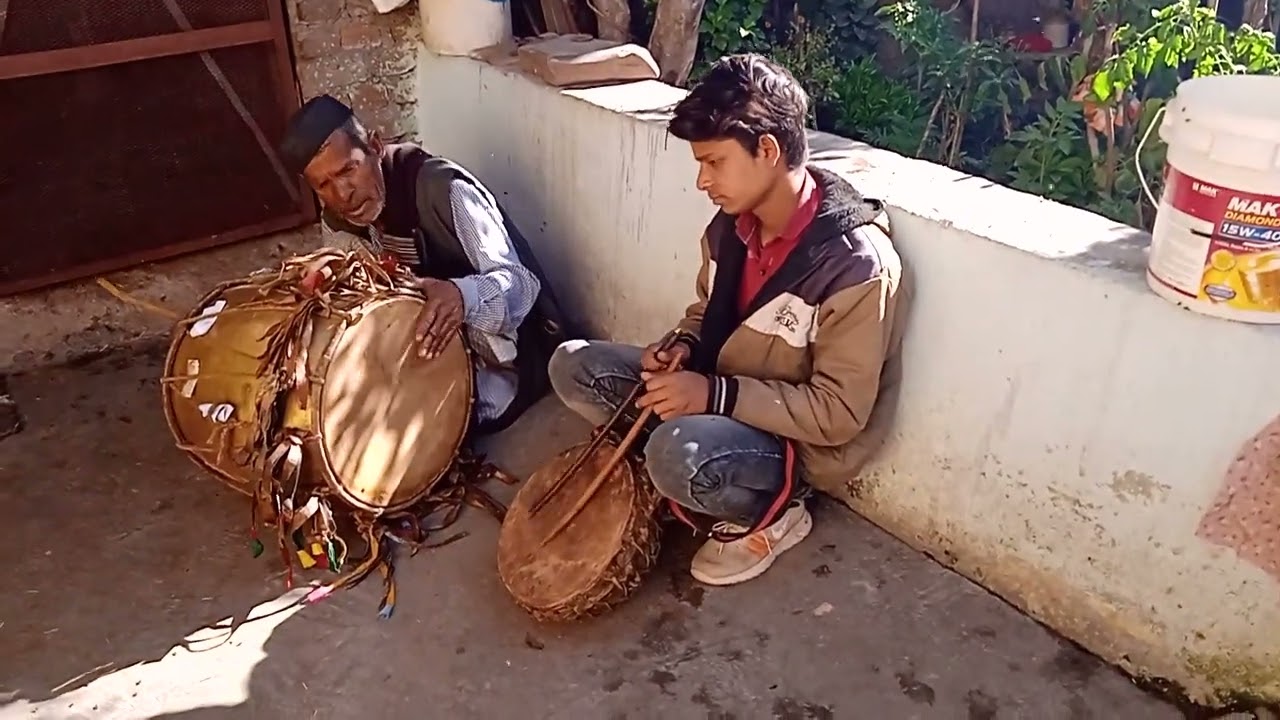 चैत्र के महीने जब आये ढोल धमों वाले