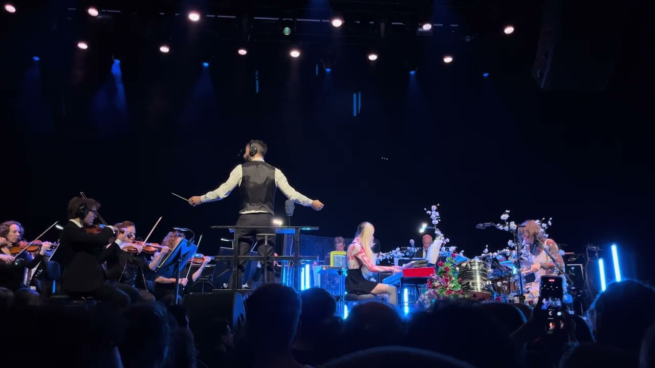 DOMi & JD Beck + Metropole Orkest - DUKE & SPACE MOUNTAiN (Live at TivoliVredenburg)