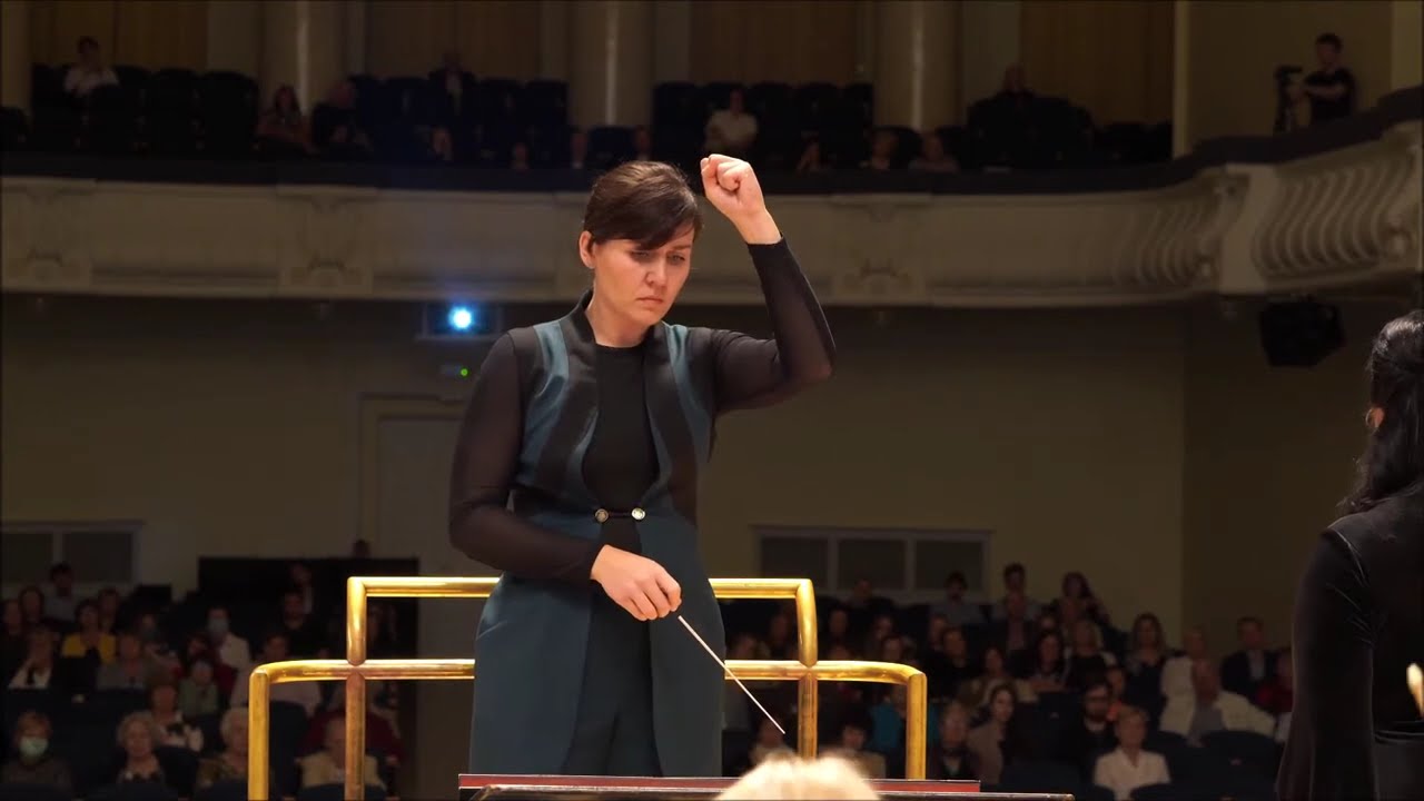 Conductor Ingrid Roose-Mänd - 